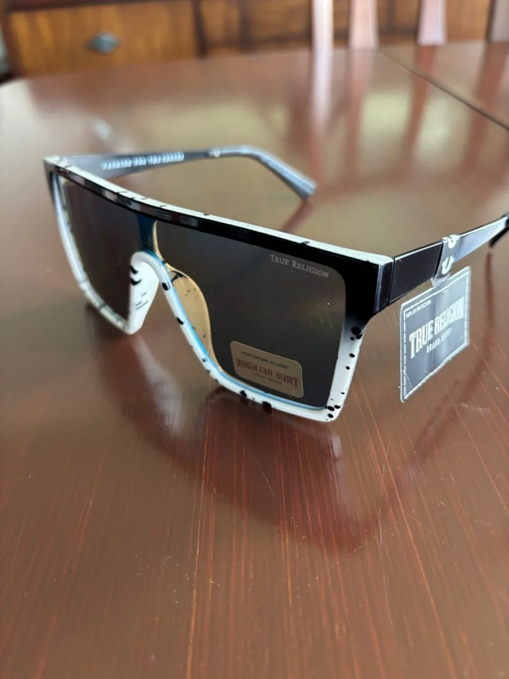True Religion 100% UV protection flat top frame,blue mirror lens,CAT 3